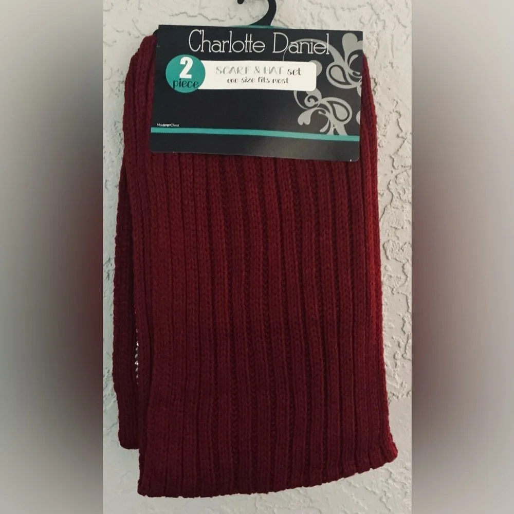 Charlotte Daniel Ribbed Pom Beanie with Rhinestones Hat & Scarf Set (NWT)